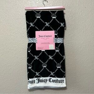Juicy Couture Black and White Chain Pattern Plush Throw